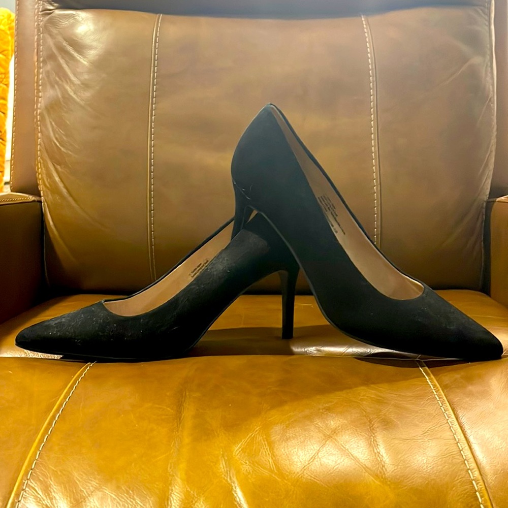 A New Day black velvet pumps